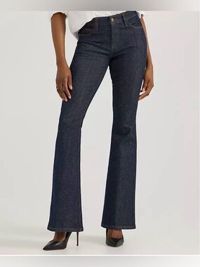 LEE WOMEN'S LEGENDARY FLARE JEAN 14 SHORT